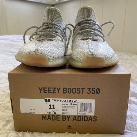 Yeezy Boost 350 V2 - Picture 5 of 5